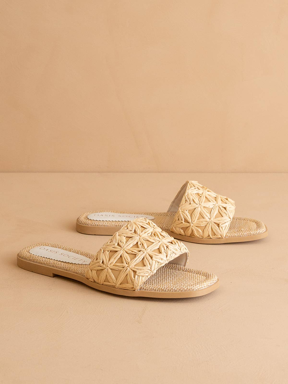 The Natasha | Natural Raffia Slide with Woven Basket